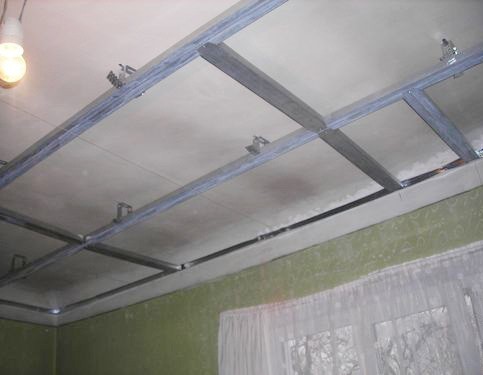 Монтаж каркаса профиля на потолок